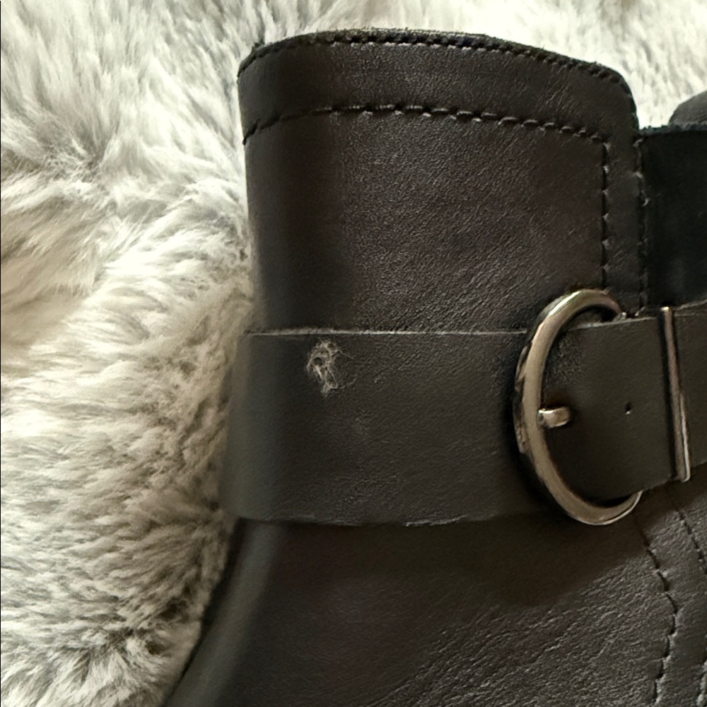 Munro Leather Ankle Boots w/Comfort Arch Support - Picture 7 of 8